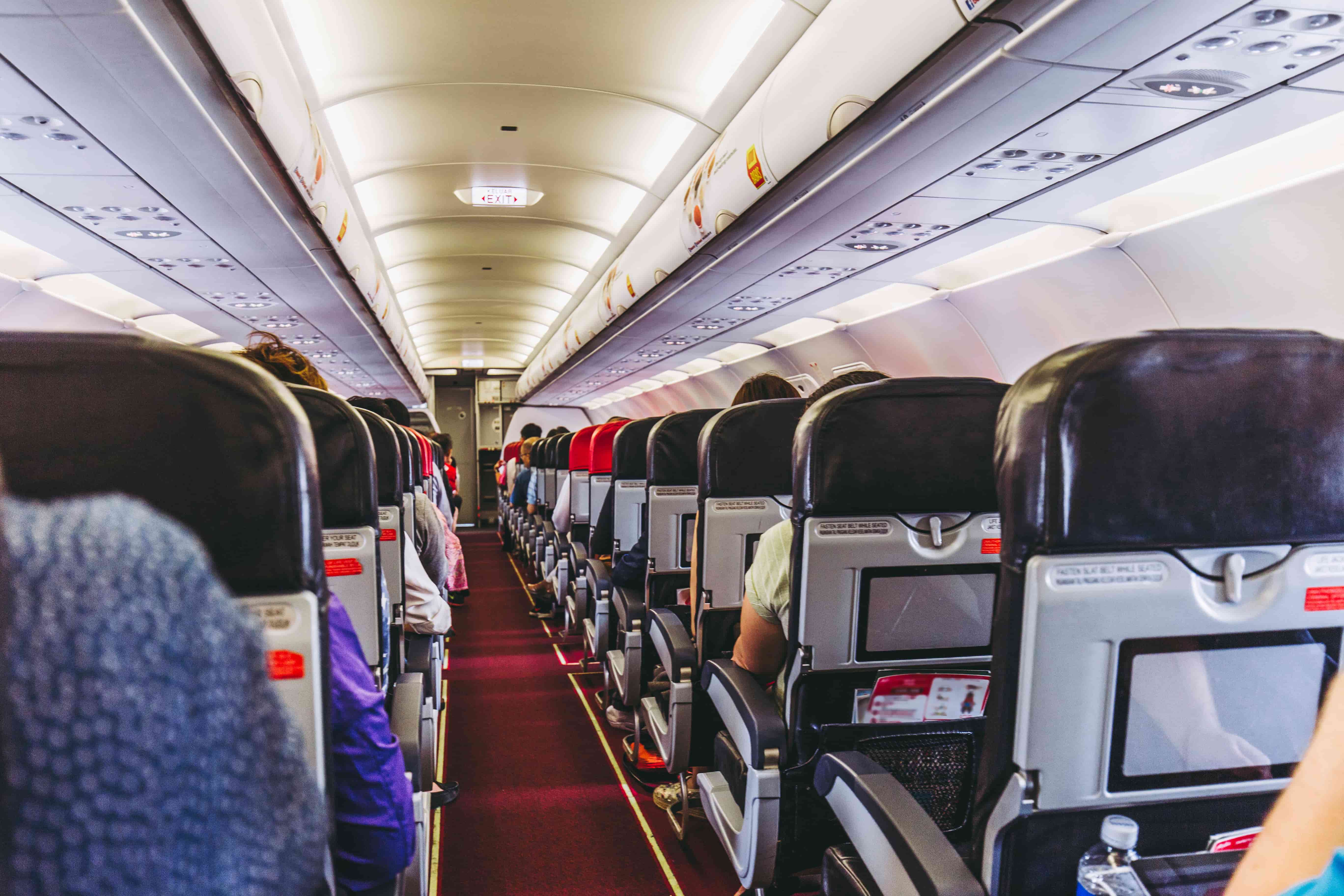 Japanese convenience store with healthy food options including water and fiber-rich snacks